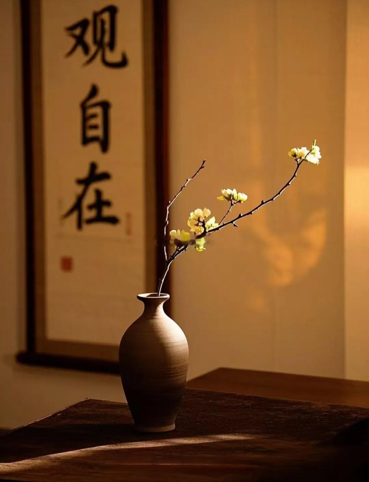 农历五月初三，丙午年甲午月壬戌日。今日壬戌，水土交战，情绪容易起伏。尤其是：1️