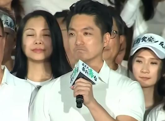台湾东吴大学教授张元祥分析，台湾群众向赖清德发出怒吼，民进党当局当晚却响应“期待