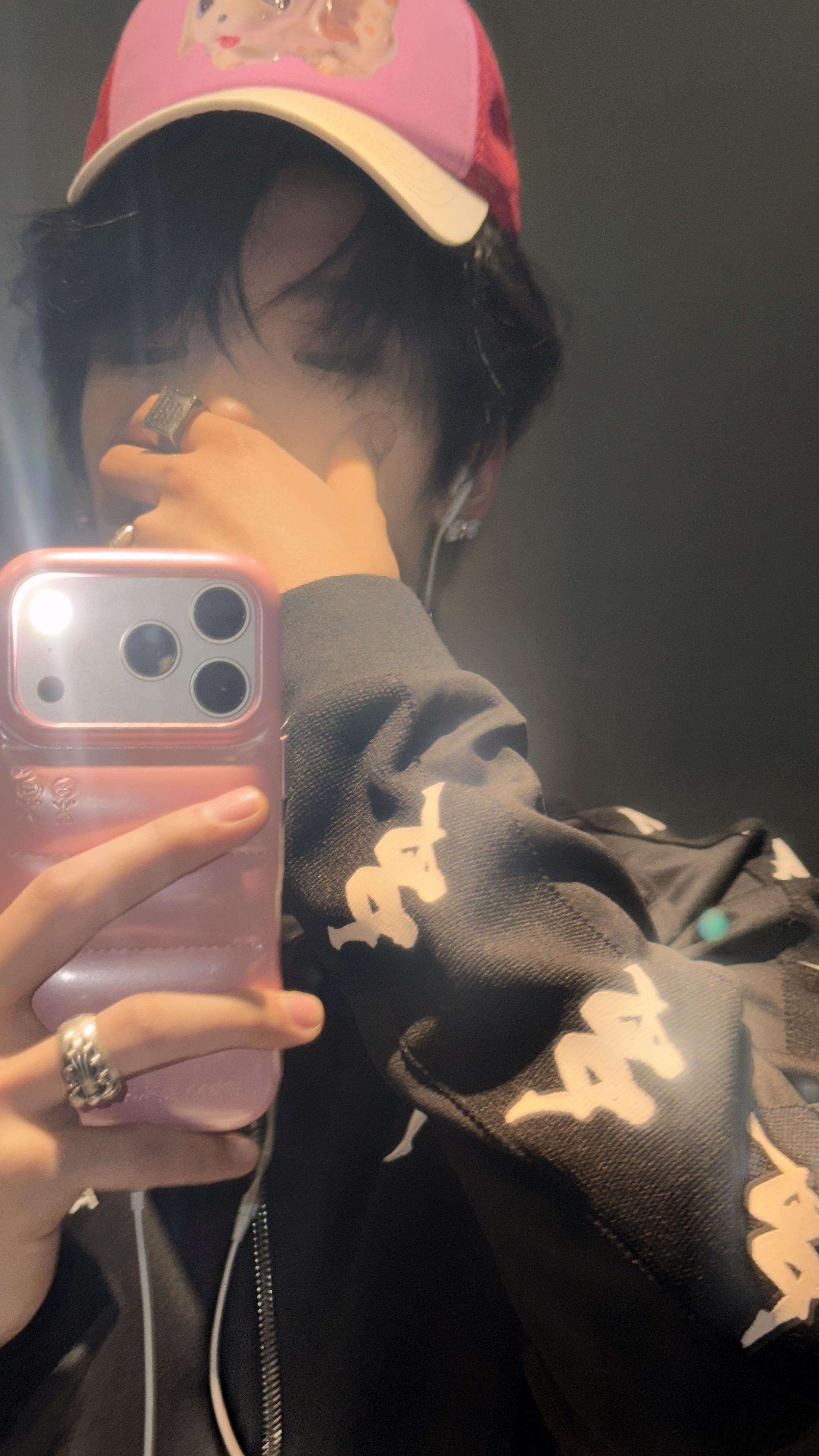 张峻豪📸风格大赏inEVETS针织衫&AcneStudios×