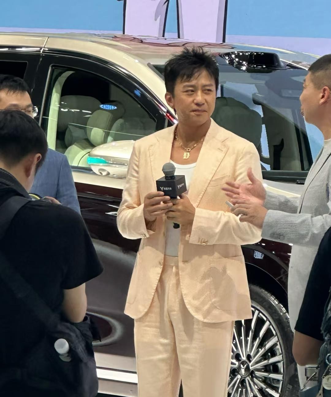 我发现这些明星钱给够了啥车都能站台[狗头]