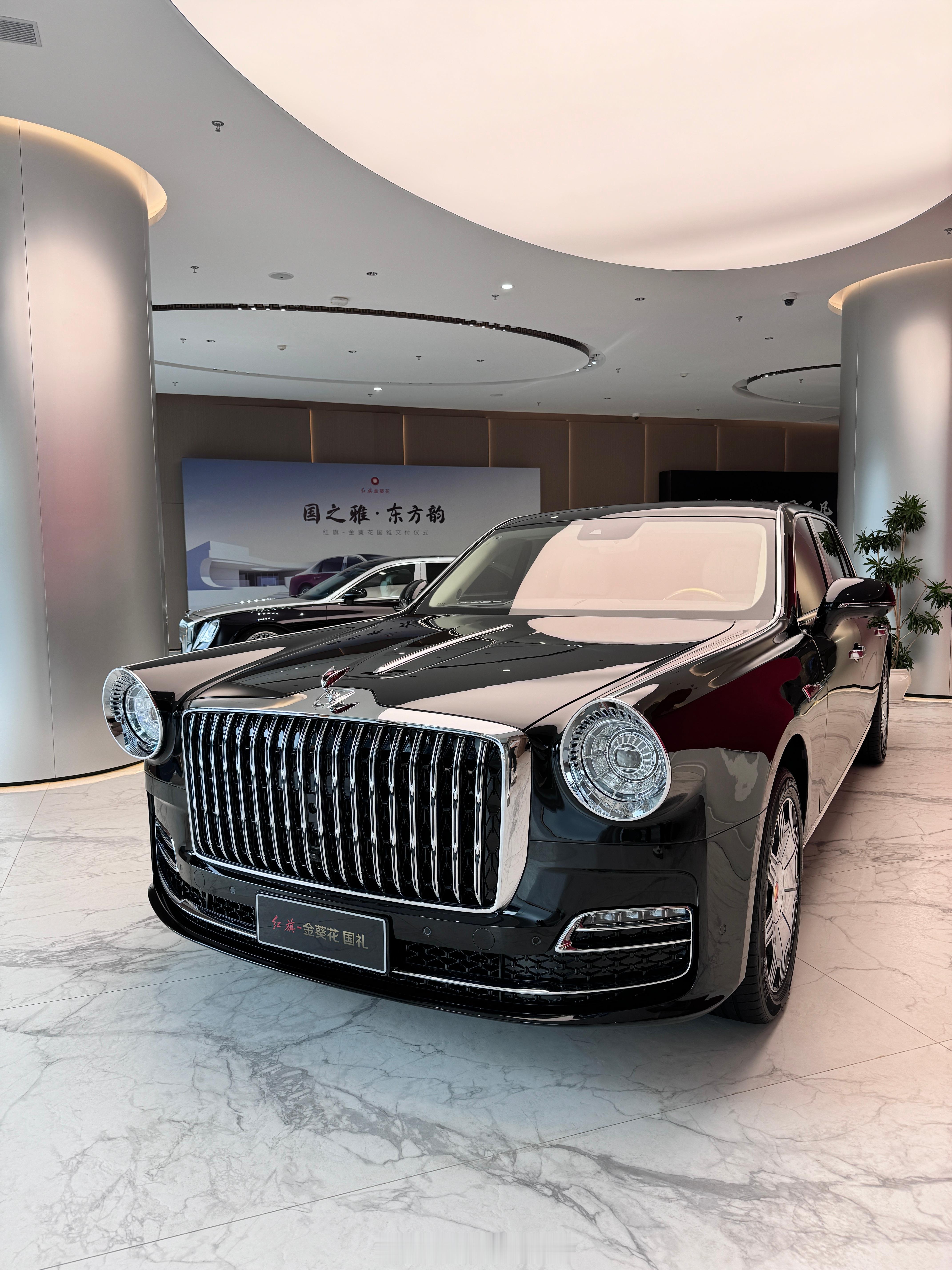 红旗国礼，1000万的车，但据说要无犯罪记录才能买[doge]车评精选汽场全开