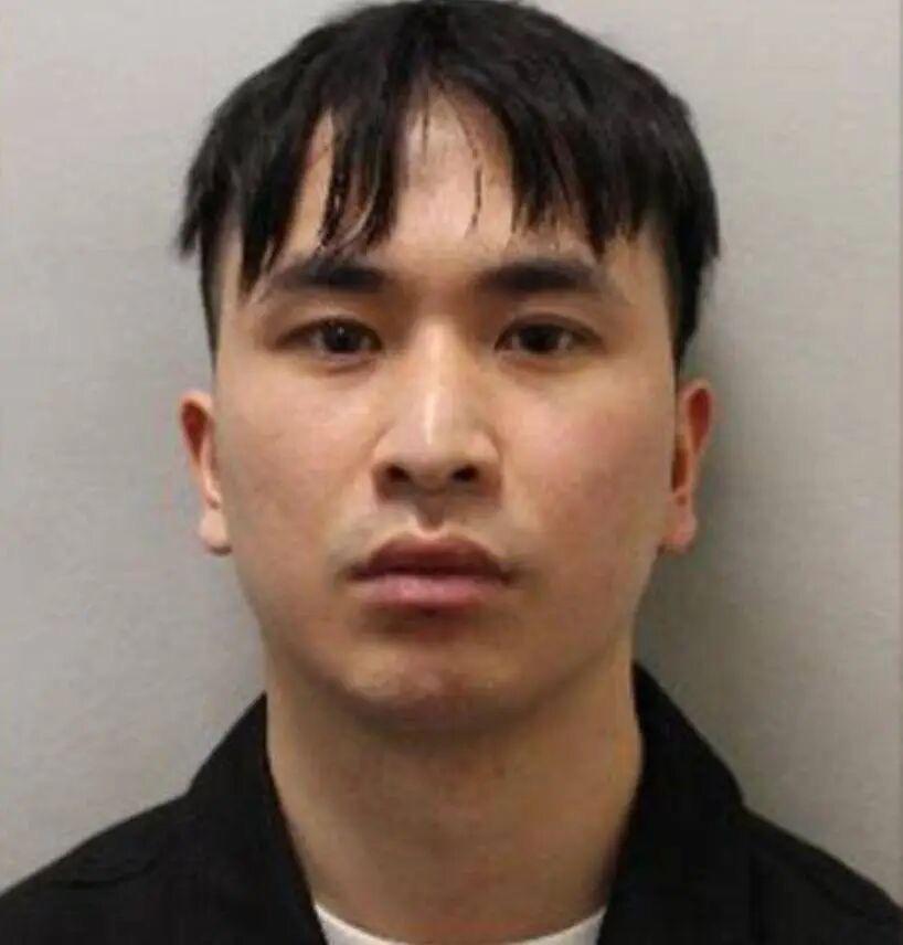 高材生的堕落：英国史上最猖獗性犯罪者如何一步步跌入深渊二十八岁的中国留英博士邹镇豪，因下药性侵十名女
