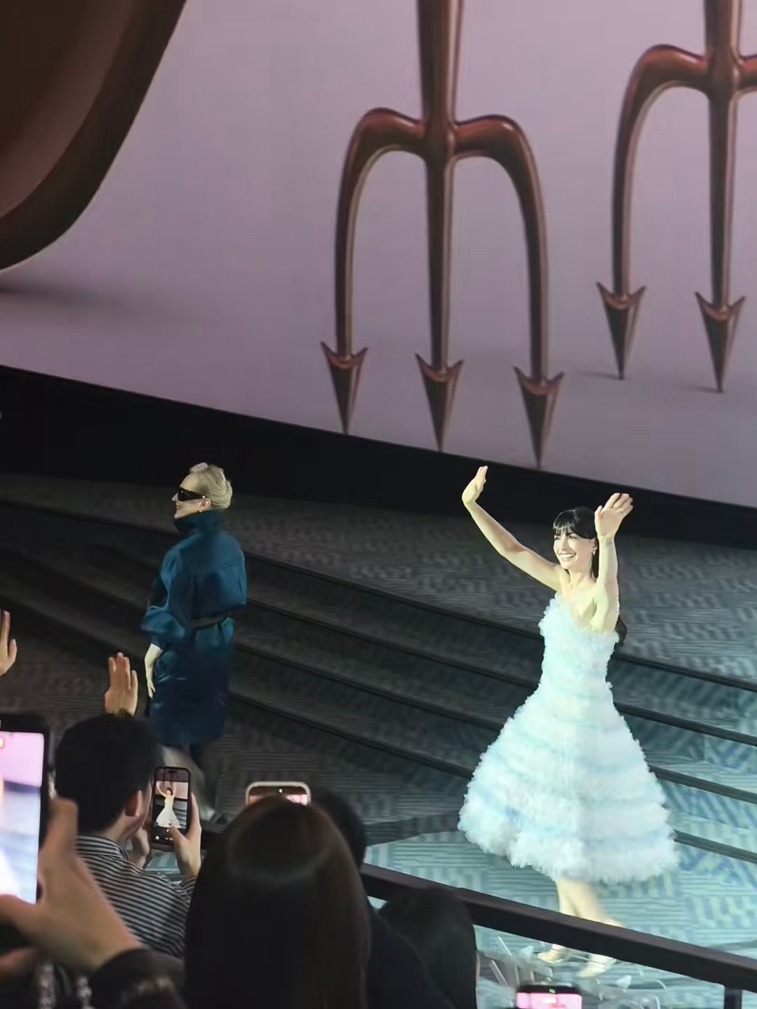 不愧是世界顶级美人随便一帧都像是世界名画….