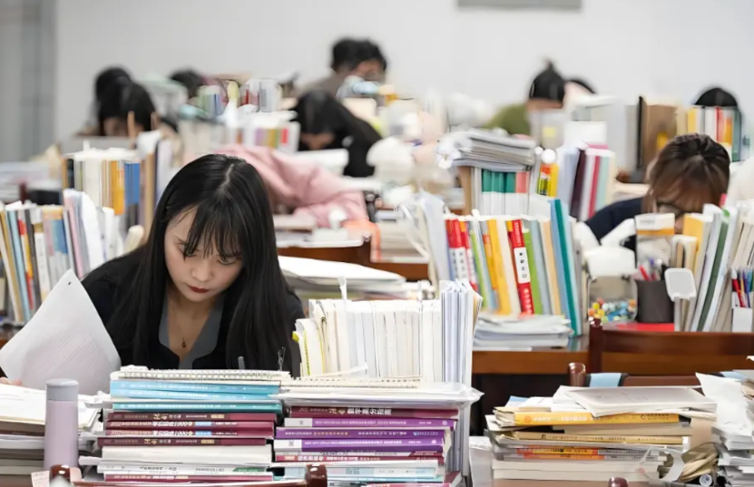国内传出一则重磅消息，和AI有关，值得教师和大学生关注！ 8月28日，夸克宣