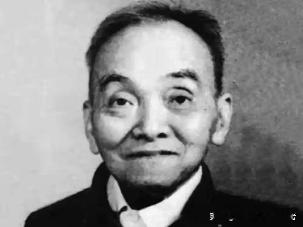 1949年，死刑执行前几小时，他用一块烂木板，给自己搭了一条生路1949年