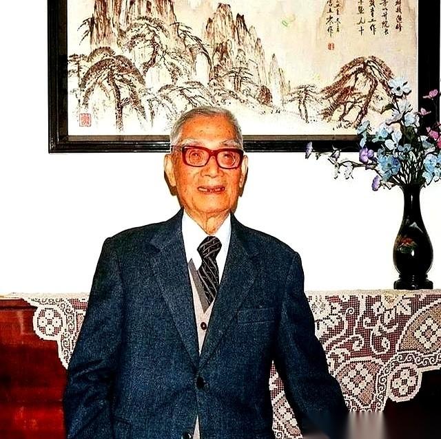 他快咽气的时候，女儿趴在他耳边，撒了个谎。 她说：“爸，大哥来信了，说他原谅