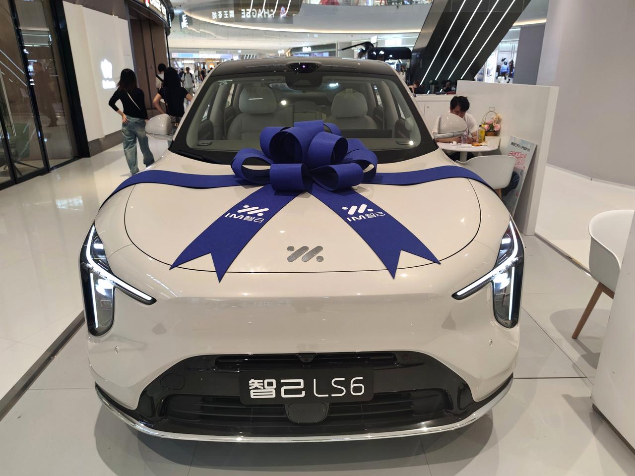 全新《智己LS6》三大件优势2026款新一代智己LS6，于2025年9月1