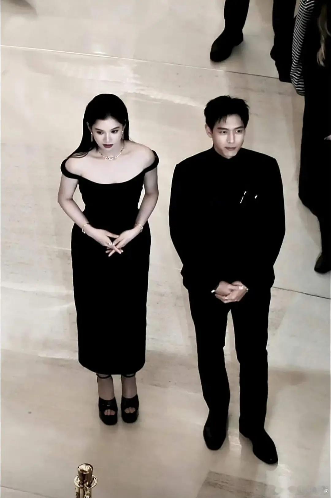 李现张婧仪两个人拍豪门爱恋挺合适的，没准还有卡地亚加持