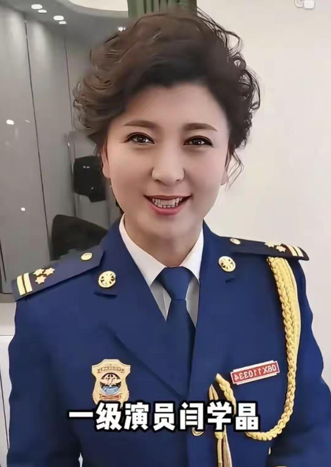 我们国家，应该出台相关规定，限制演艺人员，尤其是负面新闻缠身的艺人，穿戴警服军服