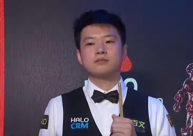 “中国德比”赵心童战胜丁俊晖这场中国德比看得热血沸腾！赵心童状态火热，单杆破百尽