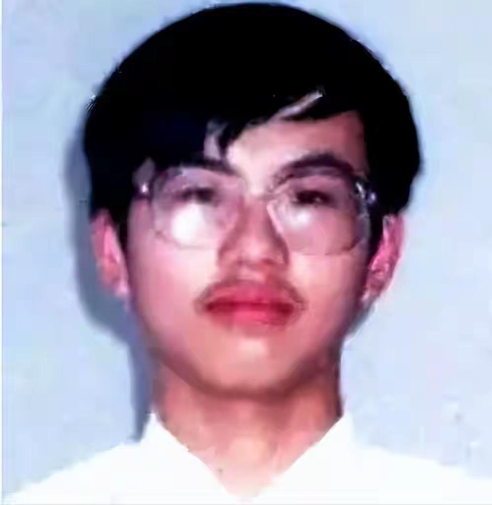 2000年，山东高考状元离奇失踪，副局父亲苦寻26年，如今怎样了？2000年