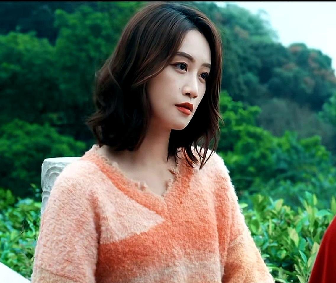 江疏影“精致疲惫”输给蓝盈莹的“松弛感”？别再被完美主义卡住脖子了。你是不是