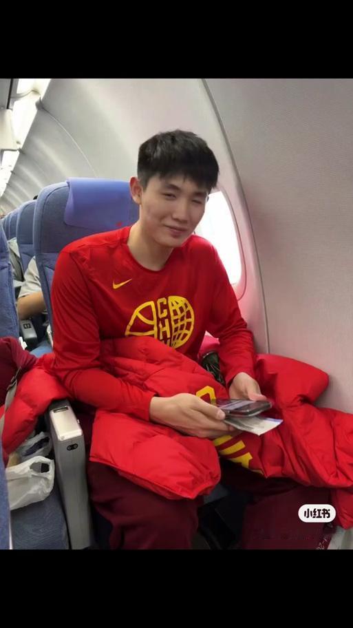 李悦洲18分3板3助表现神勇李悦洲这‌18分3板3助‌的炸裂表现，出自‌20