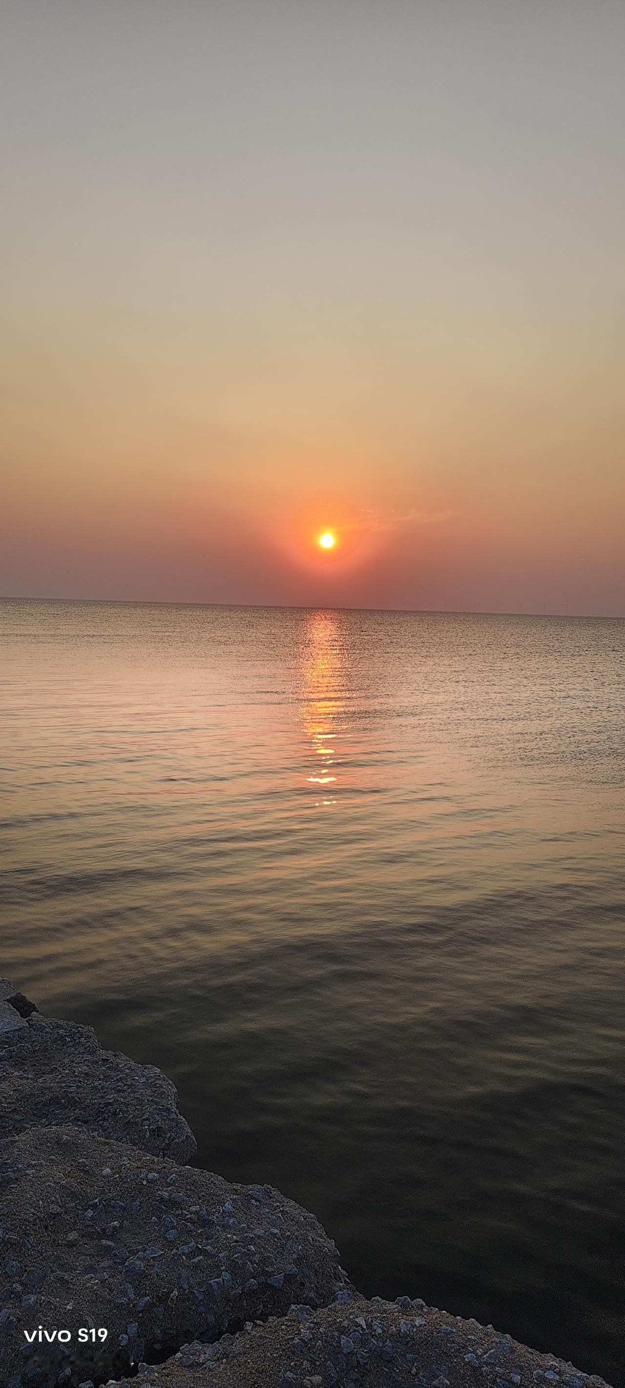 武汉街头持刀事件看得人脊背发凉，也彻底读懂了“幸福者退让”的真谛——这从不是软弱