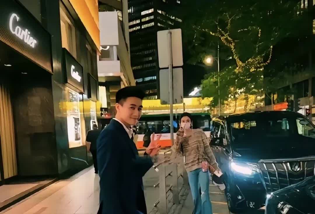真是老奶奶钻被窝给爷整笑了，记得当年熹贵妃刚生完孩子，可是她连何家都不能进还是住