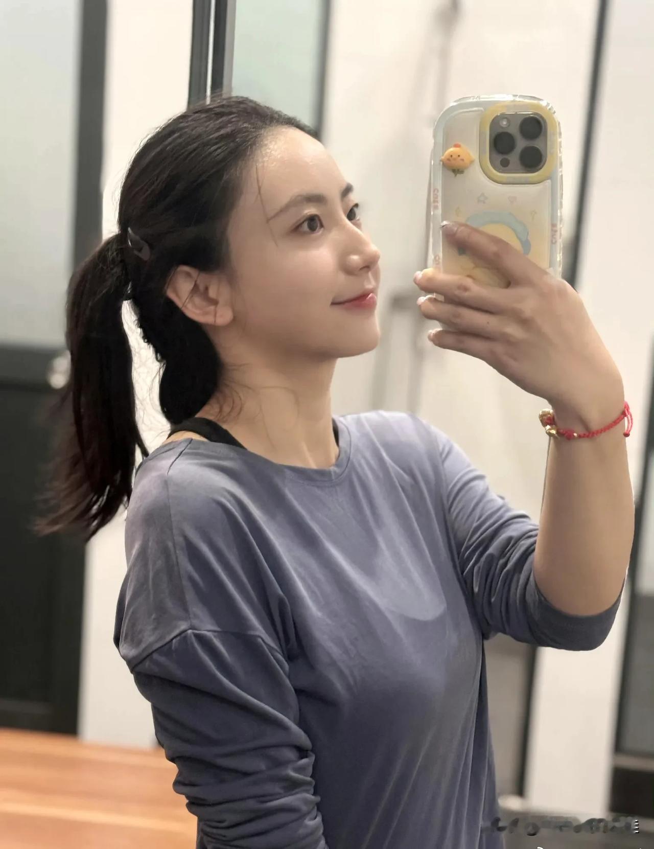 性感翘臀完美身材五一快乐第一天，自律起来