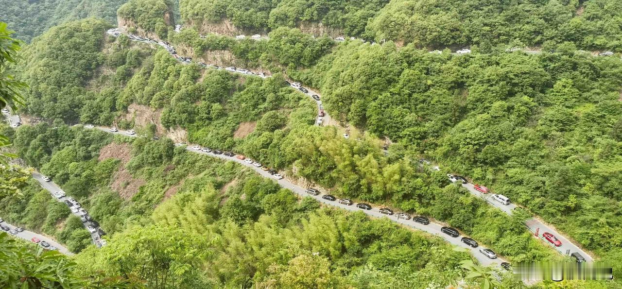 五一假期，谁知道有多少皖A的车子堵在宣城的山路上啊？？