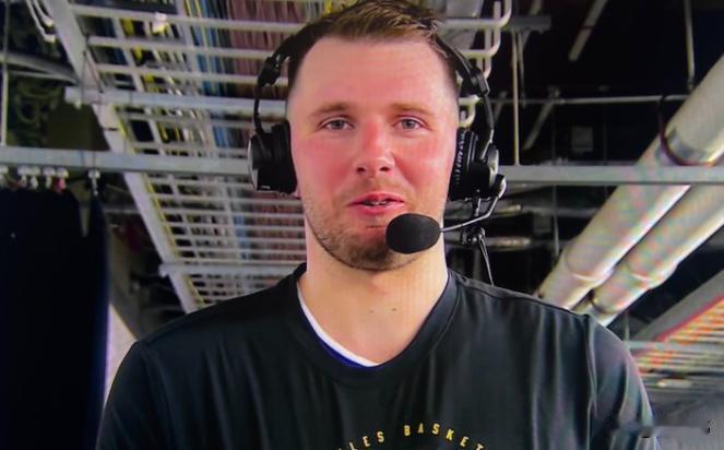 东契奇谈詹姆斯：“我的老大哥勒布朗。”“在第四节主导了逆转的戏份。”