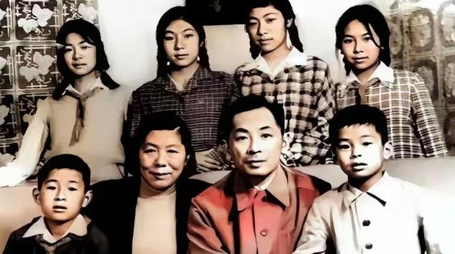 1985年，开国上将叶飞在病榻上听闻小女儿叶之枫因泄露国家机密被捕的消息，沉默良