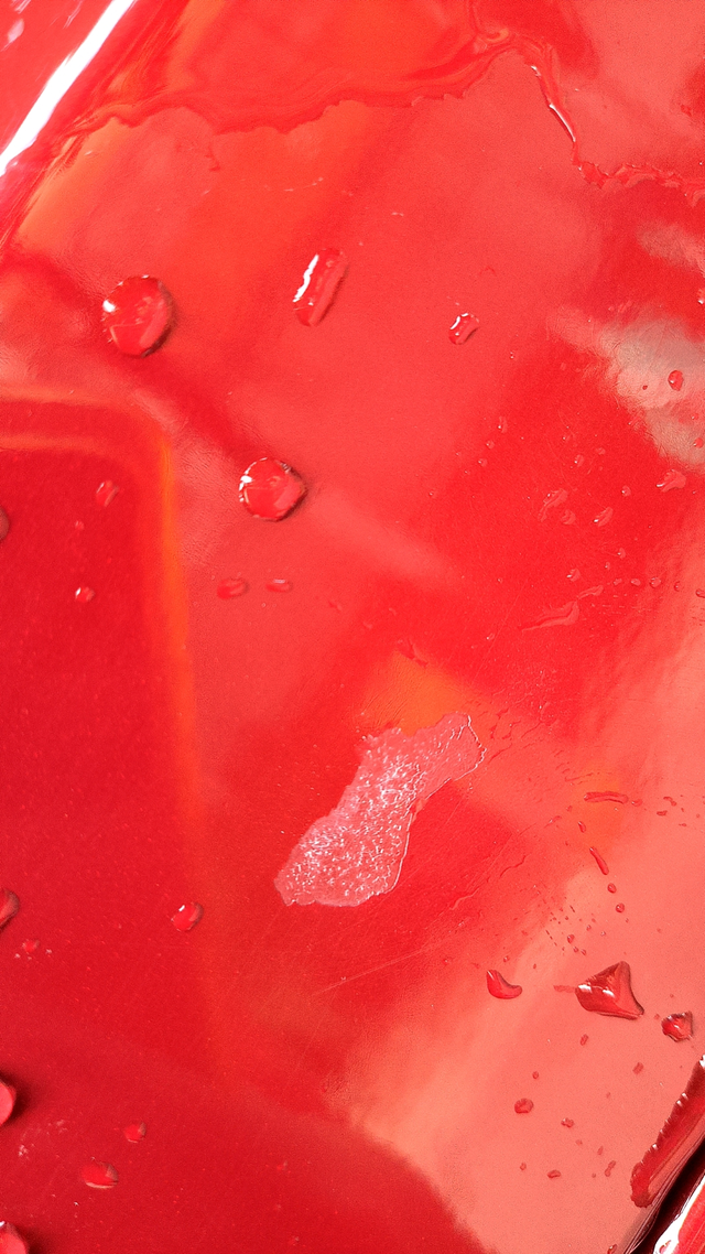 有没有懂喷漆这个位置是我车油箱盖位置我的车在本田4儿子店修过后我发现这样掉漆，