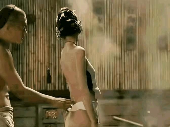 哇咔咔，这是什么电影，把杨颖拍得这么美！我刷到这个片段时整个人都愣住了，她完全