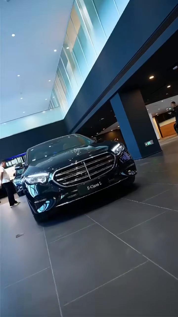 已经有冬天的味道了，这一年又接近了尾声，好像什么都来得及，又好像什么都来得及。