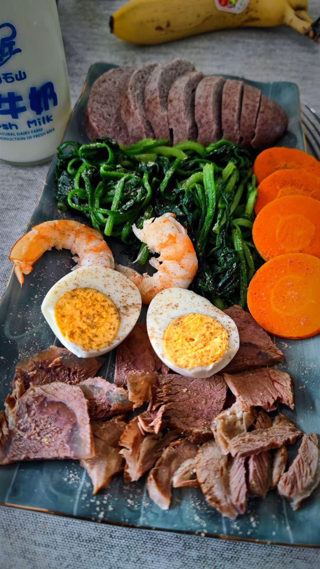 减脂餐没坚持下来！就一个感觉，做时间长了，翻来覆去就那几样！毕竟个人有喜好，