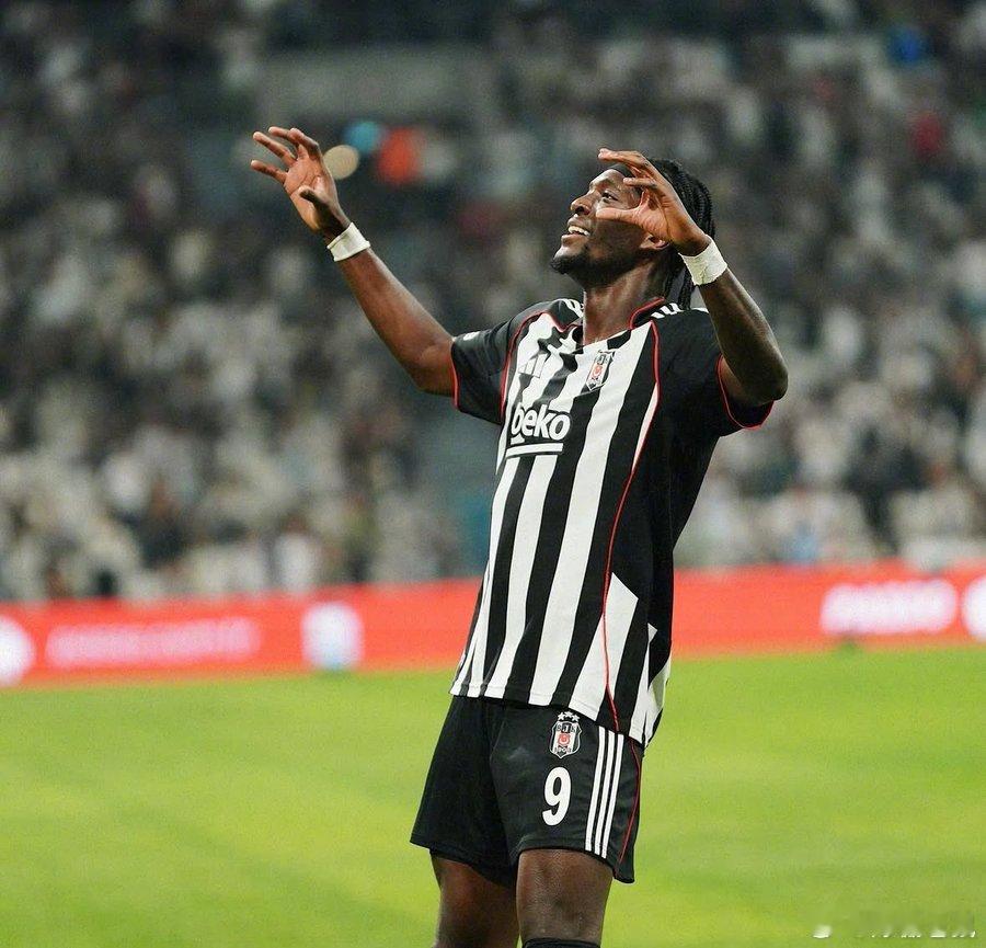 【转手卖】贝西克塔斯宣布买断从罗马租借的28岁前锋亚伯拉罕，费用13M欧元，据报