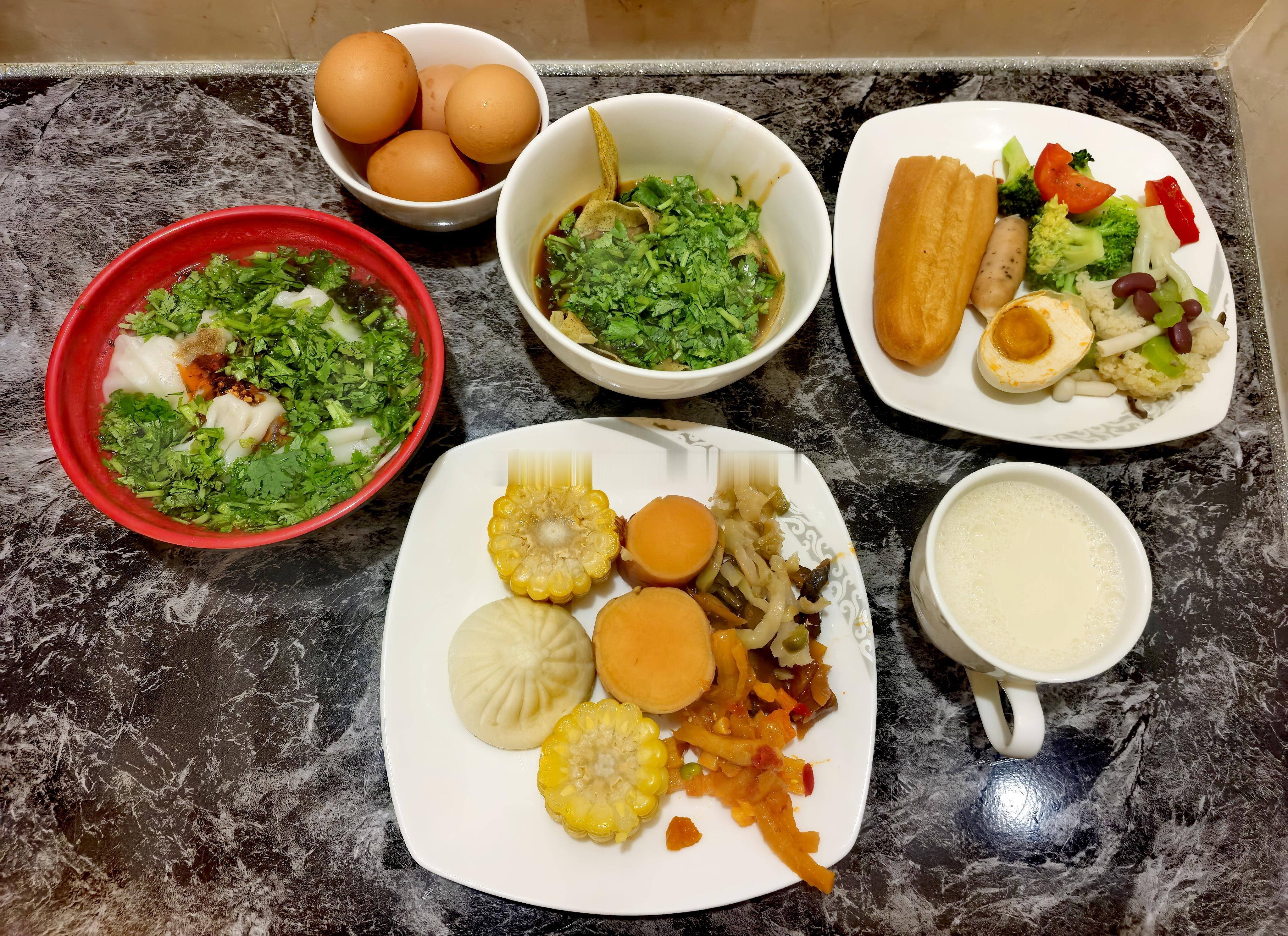 最喜欢在天津机场吃早餐，难看出几个天津早餐元素吗？​​​