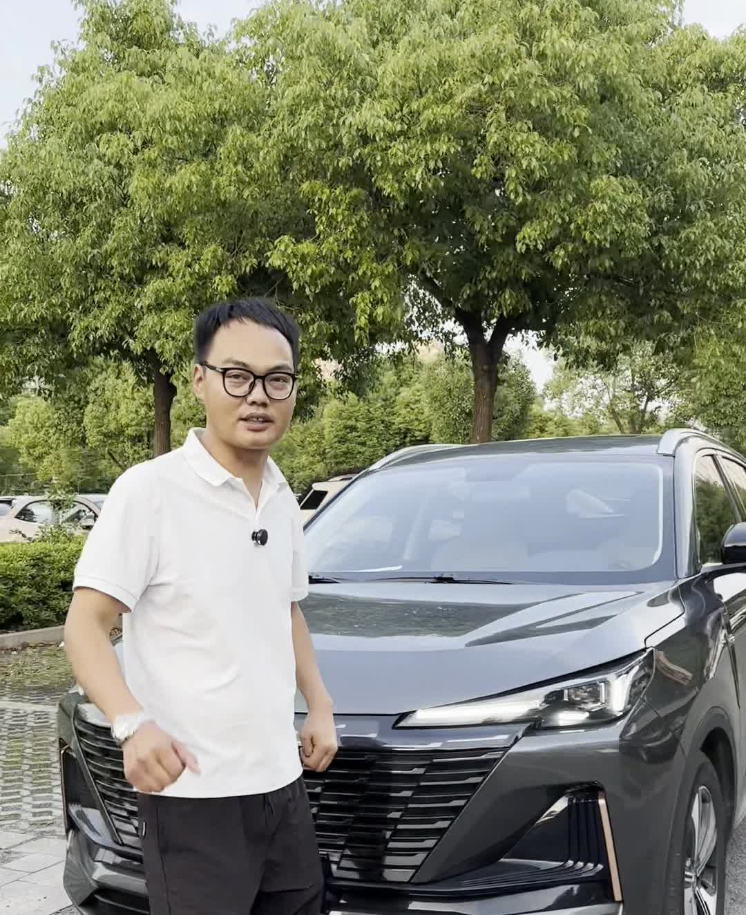 5万多22年长安CS55PLUS。全款5万多，这个大脸的22年的CS55PL