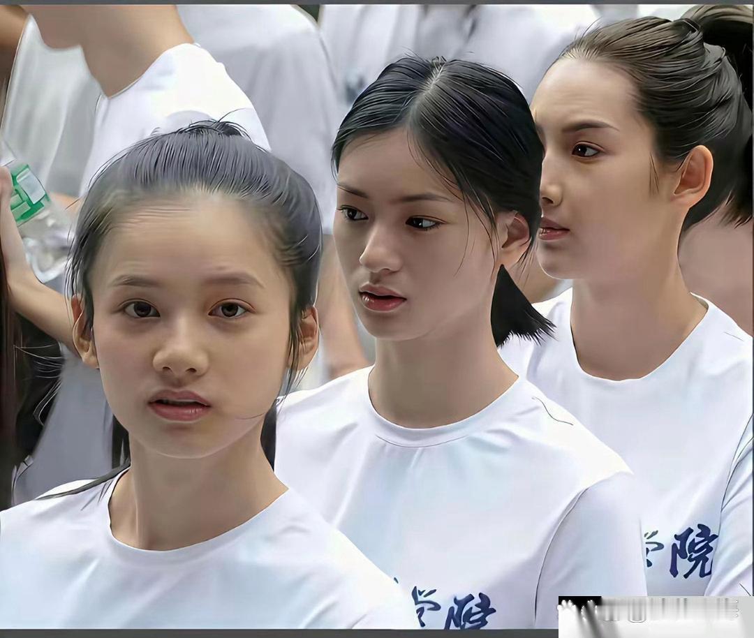 明星是不是从小到大都长得一样啊
