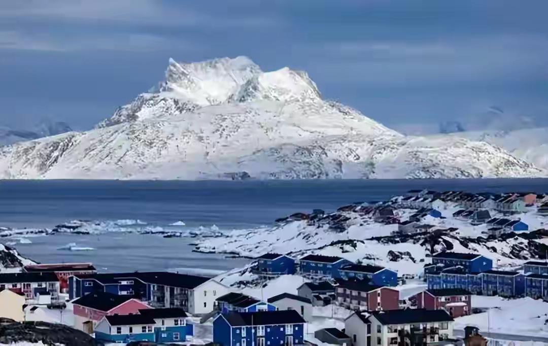 惊天阴谋！美国明抢格陵兰为假动作，真正目标曝光：逼中国出手！美国这波操作真