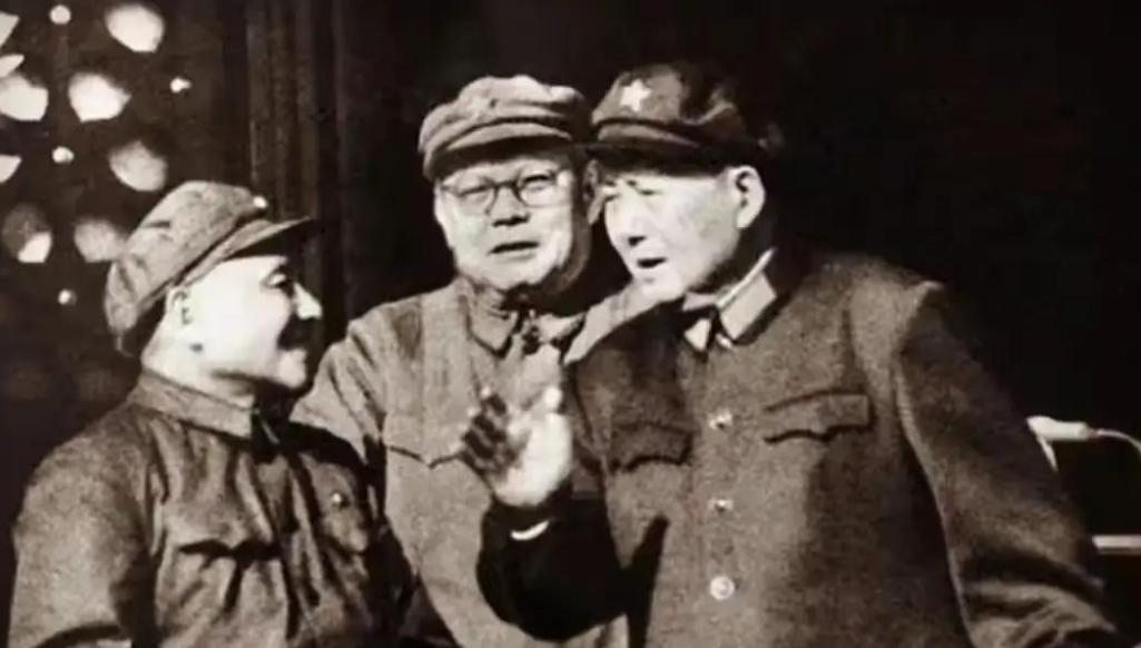 1947年，一个农民给解放军带路时，说了一句："我有一个哥哥，叫陈锡联，跟红军走