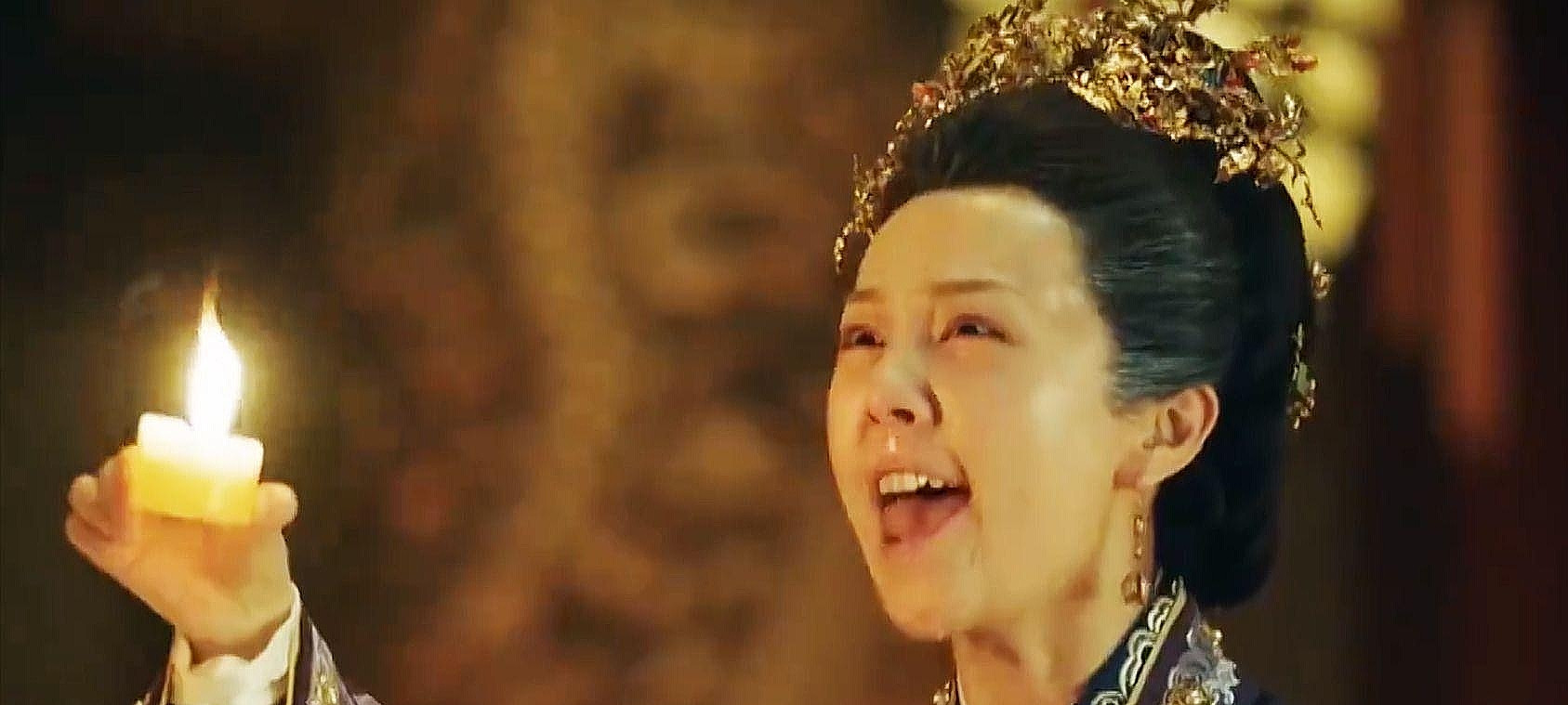 朱棣率兵攻入南京时，俘虏了朱允炆的生母吕氏。看见吕氏狼狈地摔在地上，朱棣上前搀扶，说：“大嫂，老四不