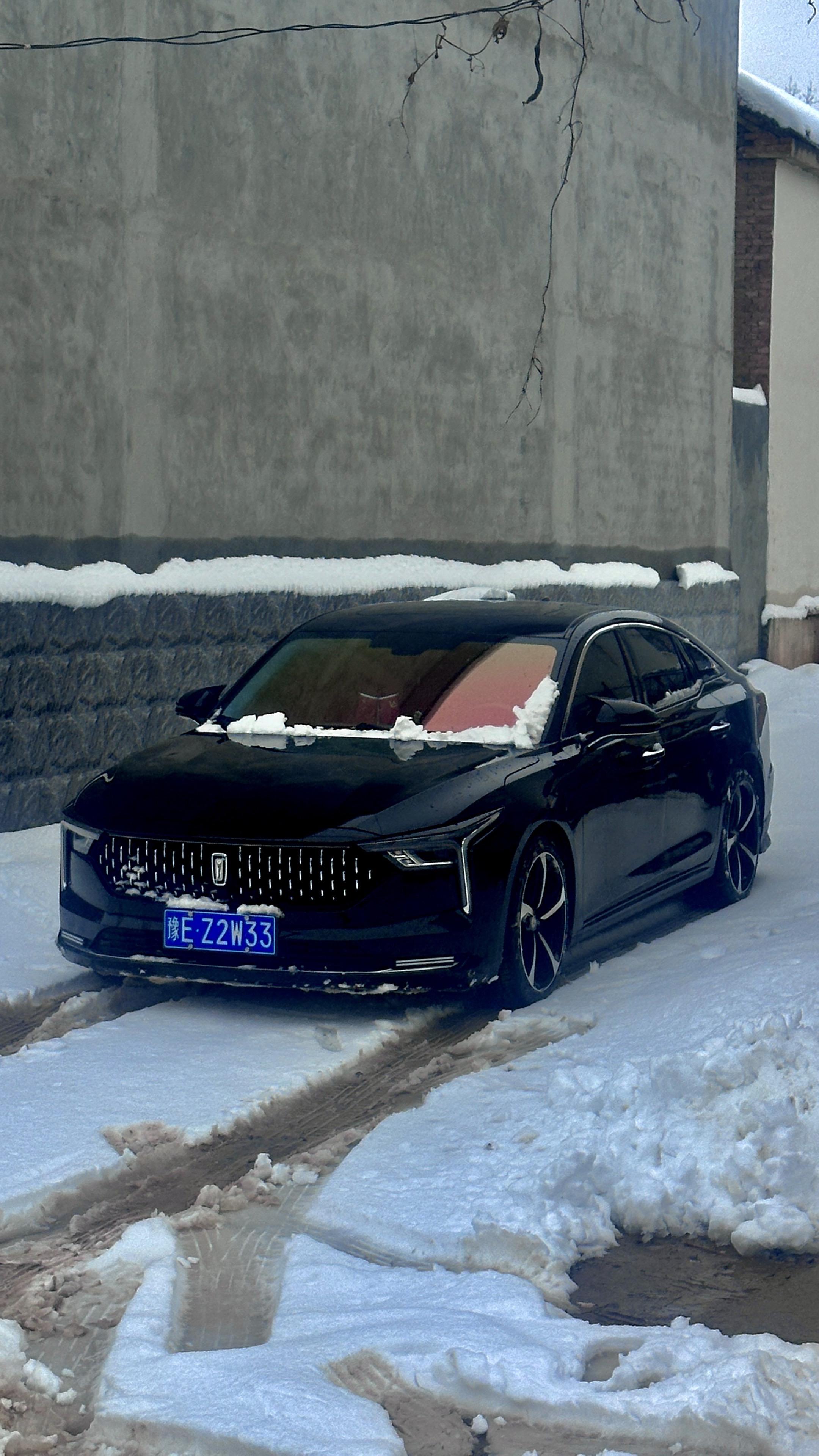 年少不知家乡好，在外方知乡愁长。