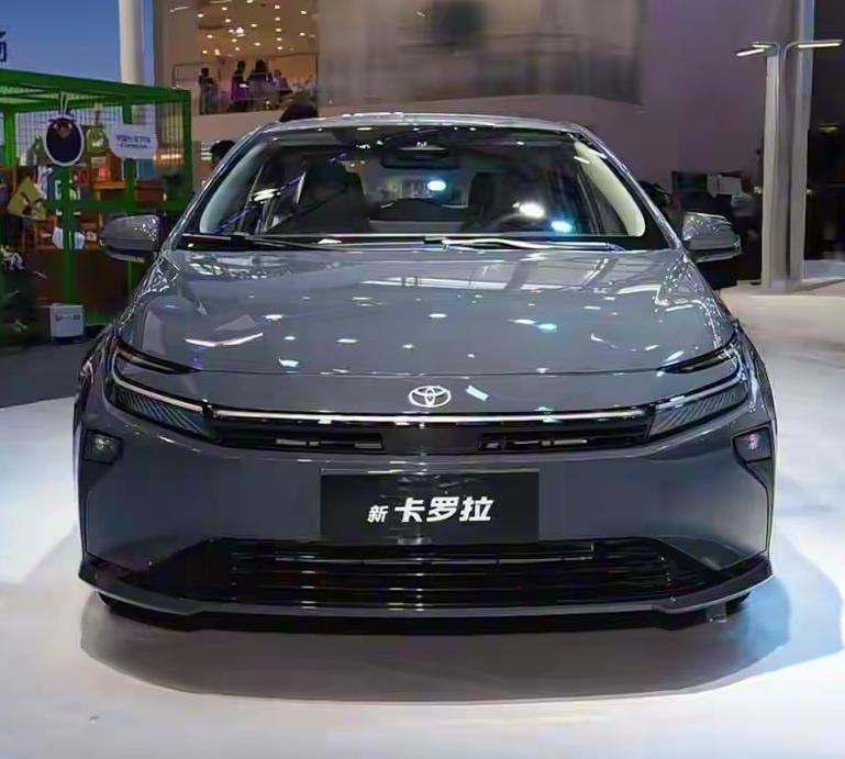 不服都不行！！还得是人家丰田的口碑好啊！看了比亚迪秦，大众速腾，日产轩逸后，