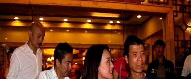 顶级表演最大的谎言，是需要用力。冯小刚的片场里，舒淇从不刻意拿捏。她卸下精