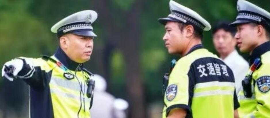 辅警最容易出成绩的三大岗位：1，特警辅警‌直接参与抓捕、抢险、山火救援等