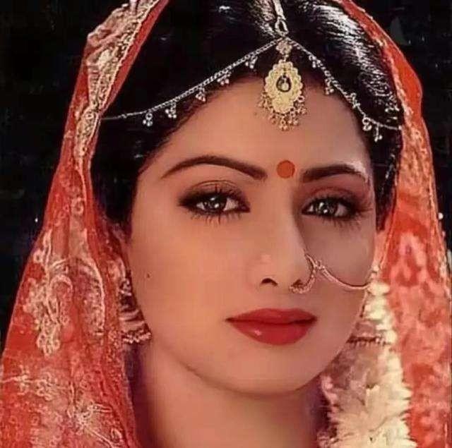 公元635年，传教士阿罗本给李世民献上了两个波斯美女。那日正值立秋前几日