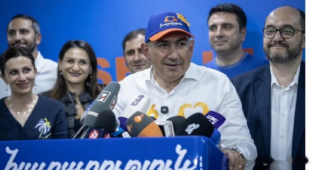 亚美尼亚总理帕希尼扬（NikolPashinyan）在国会选举计票尚未完全结束