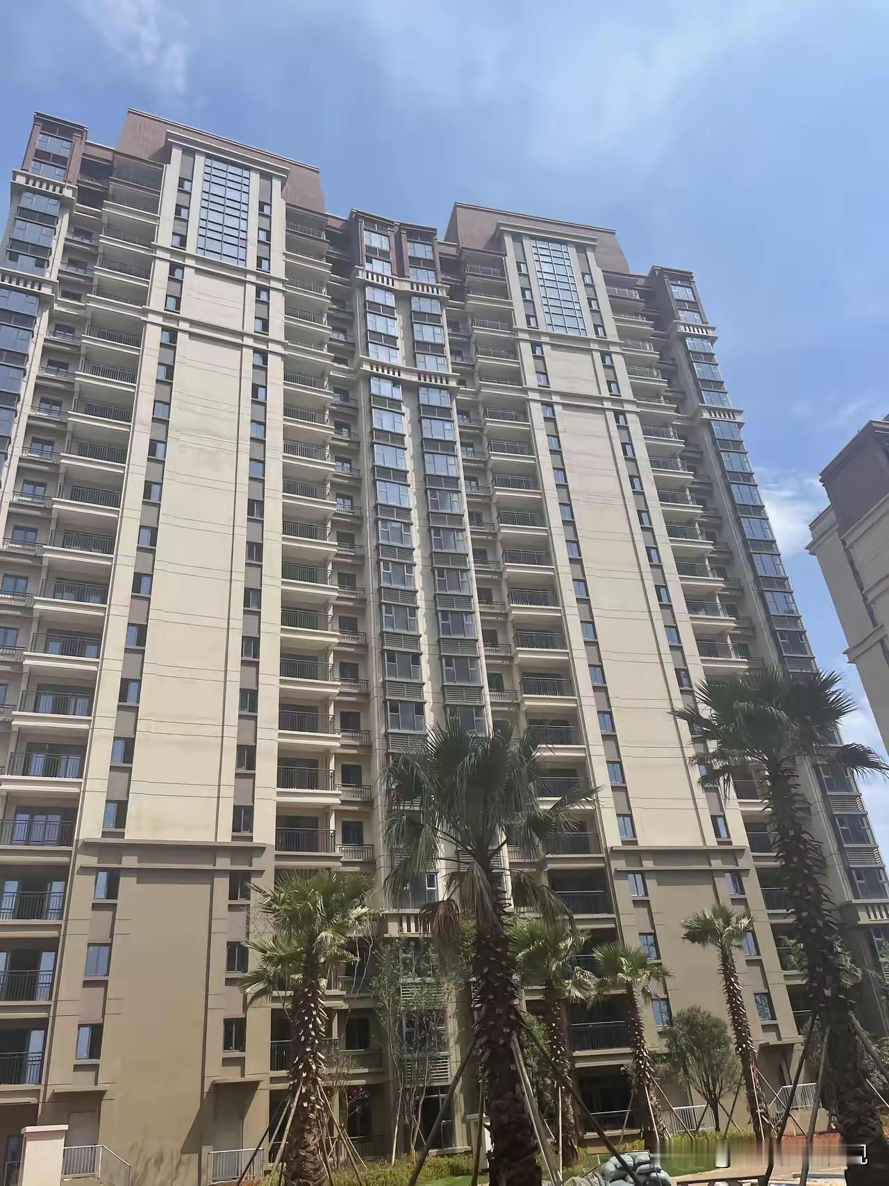 空手套白狼？辽宁大连，女子的丈夫亡故后，留下一套房子，由两人的儿子一直住着，女子