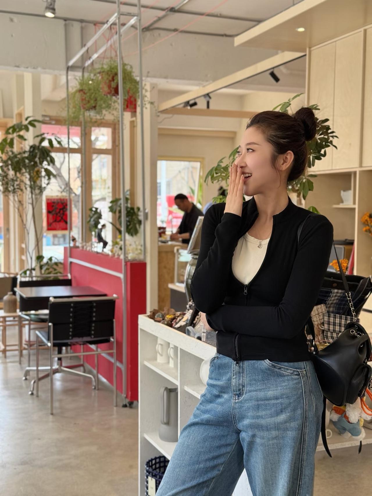 笑语盈盈暗香来，似有故人长相待