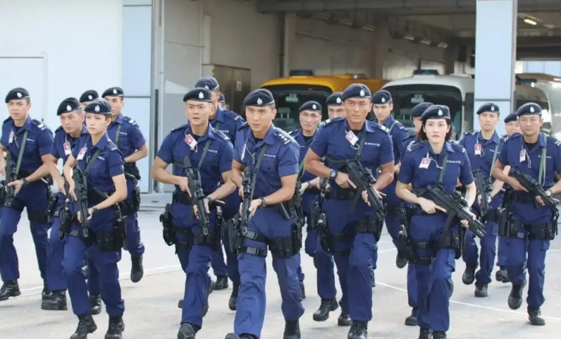 最新！香港警察出动了？据路透社报道：杜特尔特和女儿在香港度假下榻的酒店附近驻守了