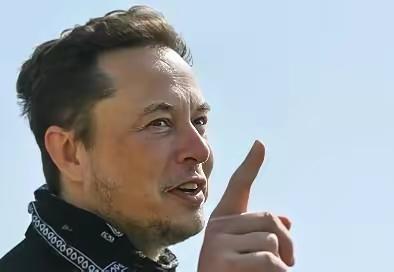 马斯克发声，语出惊人：“唯一能让美国摆脱债务危机、避免破产的办法，就是发展人工智