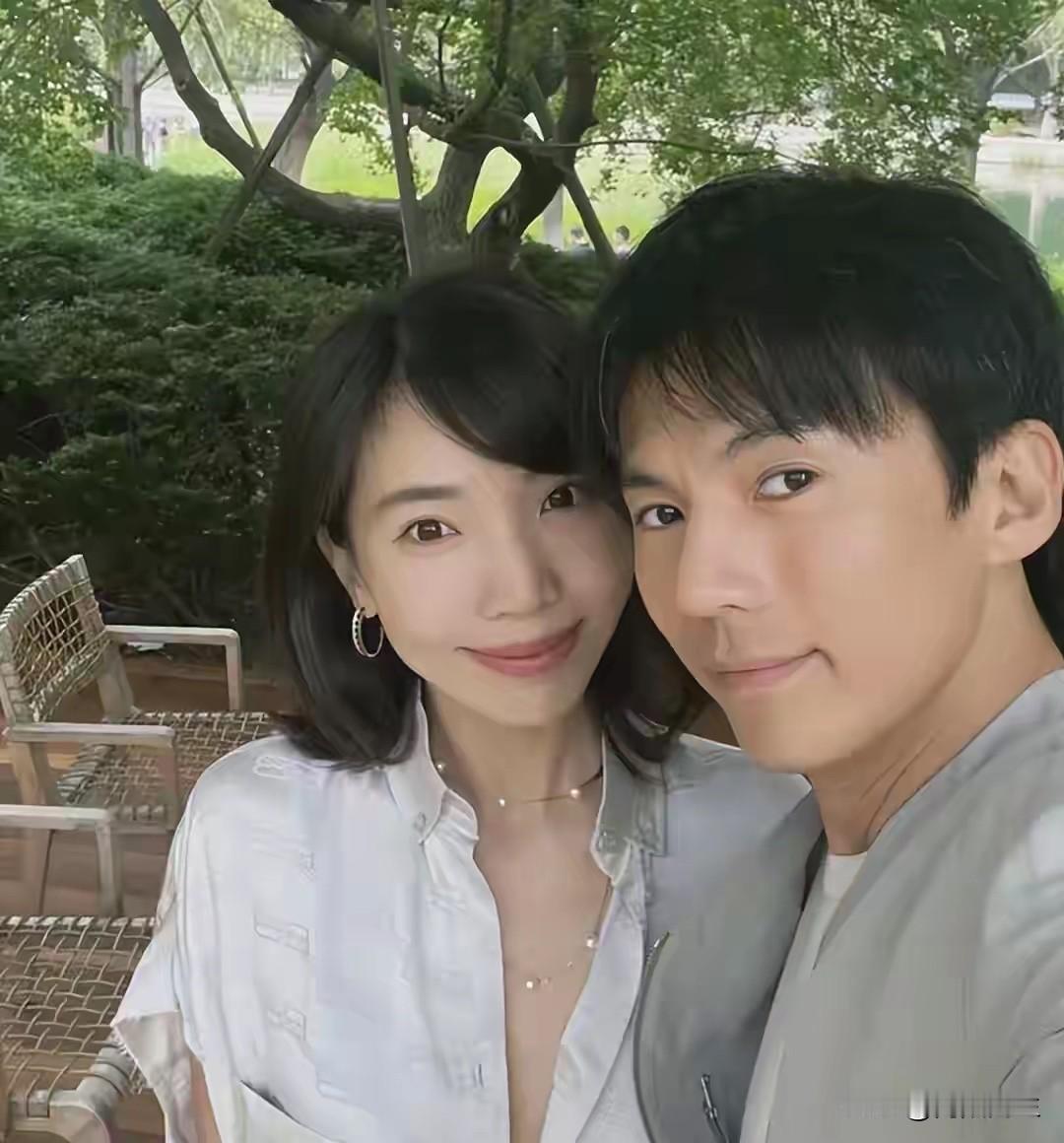 出轨的丈夫自私的妻子没底线的第三者把出轨的老公放在直播间售卖500万张