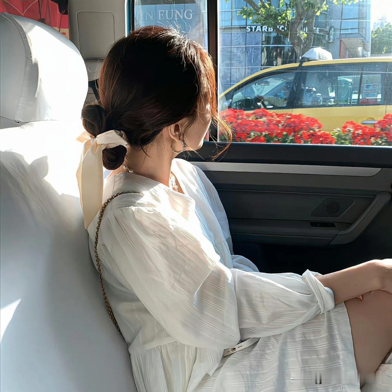 拿捏男人，其实很简单女人要记住：1:少找他，学会偶尔断联，让他有自由也有