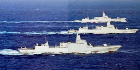 中国海军三艘055大躯远洋补给训练仅仅是为815撑场子吗？据美国《防务新闻》