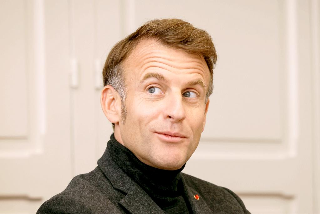 马克龙混成“11%总统”，刷新法国最低支持度纪录已经成了“全民公敌”法国《