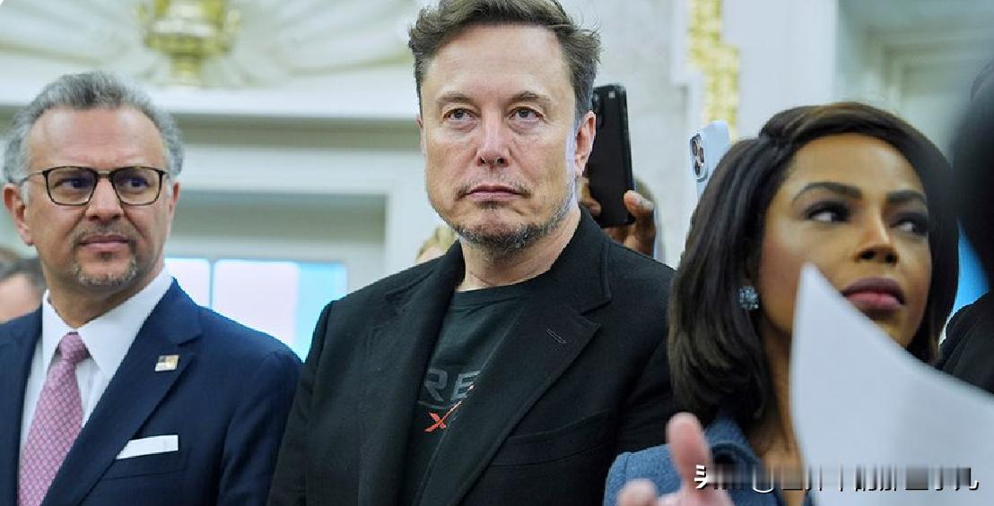 五角大楼宣布与马斯克的xAI公司合作，在美国政府系统中部署人工智能系统！12月