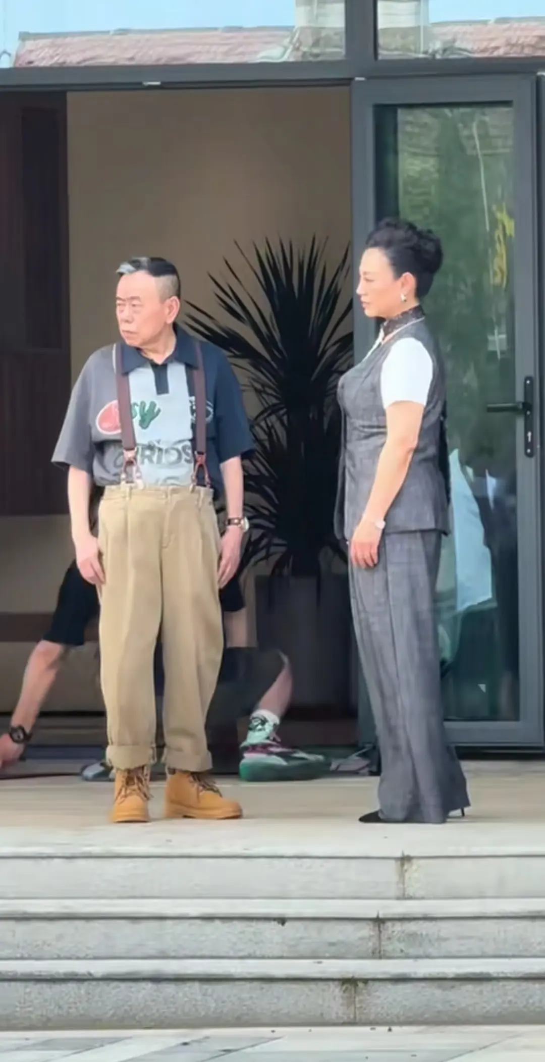 潘长江穿得好青春啊！！！